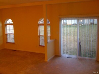 5540 Stonecroft Ln, Allentown, PA 18106 - photo 5