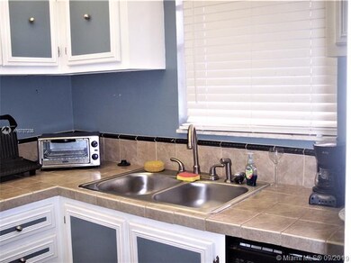 Live Oak Place unit 206, Davie, FL 33324 - photo 3