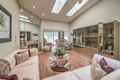 006_LIVING ROOM