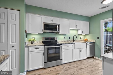 14000D Grumble Jones Ct, Centreville, VA 20121 - photo 4