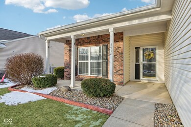 2934 Lodgepole Dr, Whiteland, IN 46184 - photo 4