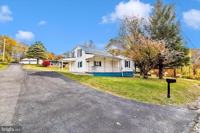 11118 Woodring Ln, Waynesboro, PA 17268 - photo 2