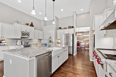 This spacious and open kitchen provides plenty of 