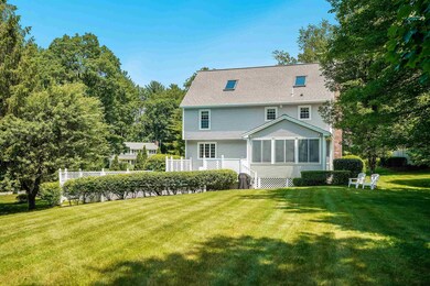 7 Jay Dr, Londonderry, NH 03053 - photo 2