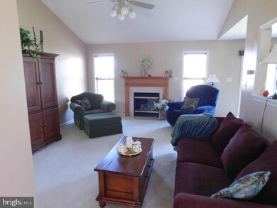 13129 Shawnee Cir, Waynesboro, PA 17268 - photo 3