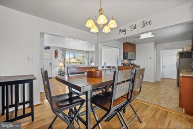 7910 Pinewood Dr, Clinton, MD 20735 - photo 5