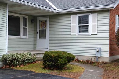 1242 Viewmont Dr, Schenectady, NY 12309 - photo 2