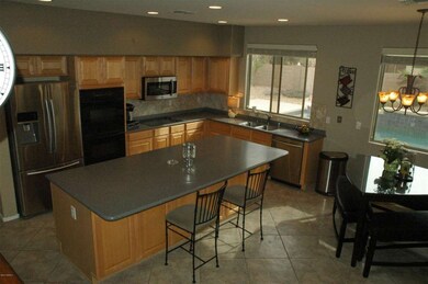 DSC_5096 Beautiful Kitchen & Dining