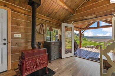 Cozy up on the cool evenings with this Jotul wood 