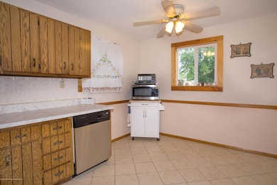 _RMJ1134.jpg kitchen