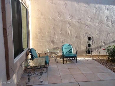Front courtyard seating