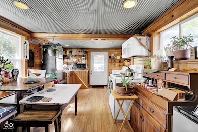 16030 S Ferguson Rd, Columbus, IN 47201 - photo 7