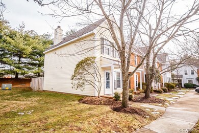 END UNIT, EXTERIOR & LANDSCAPING MAINTAINED BY HOA