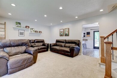 1433 N 7th Ave E, Newton, IA 50208 - photo 6