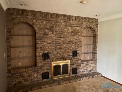 2293 N Manor Dr, Genoa, OH 43430 - photo 5