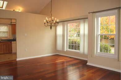 13188 Ladybank Ln, Herndon, VA 20171 - photo 5