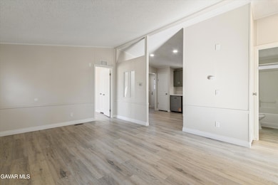 45111 25th St E unit 12, Lancaster, CA 93535 - photo 5