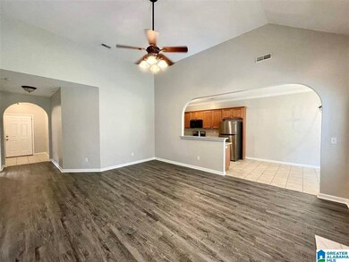 1044 Kerry Dr, Calera, AL 35040 - photo 4