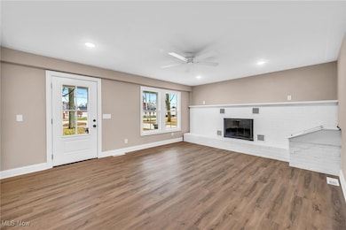 3006 Abbe Rd N, Sheffield Lake, OH 44054 - photo 5