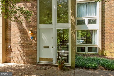 11515 Maple Ridge Rd, Reston, VA 20190 - photo 6