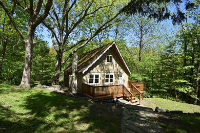 104 Homestead Dr, Dingmans Ferry, PA 18328 - photo 2