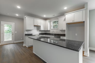 712 McLemore Street HD-23