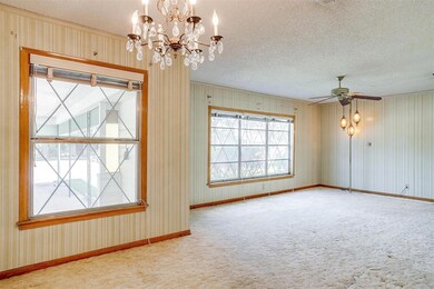 315 Woodard Ave, Cleburne, TX 76033 - photo 6