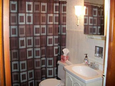 4004 N Lanewood Dr, Muncie, IN 47304 - photo 5