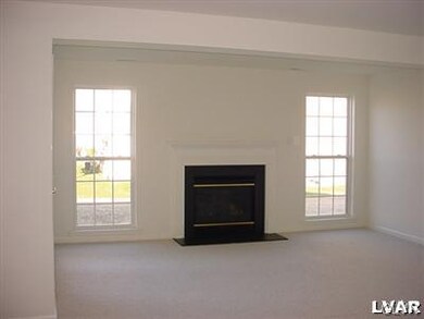 4595 Jasmine Dr, Center Valley, PA 18034 - photo 3