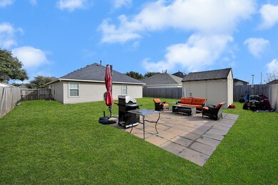 1011 Santa fe Ct, Rosenberg, TX 77471 - photo 2