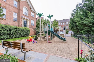 2356 Garnett Dr unit 1, Alexandria, VA 22311 - photo 2