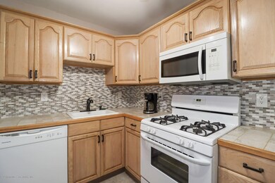 006_124_Cypress_court_311493_579818