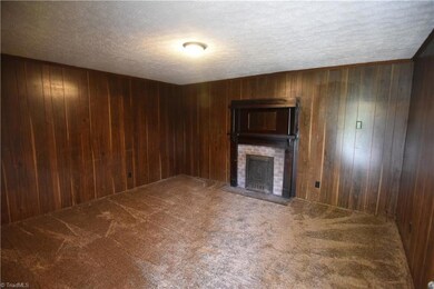 1130 Bethlehem Ln, Winston Salem, NC 27105 - photo 3