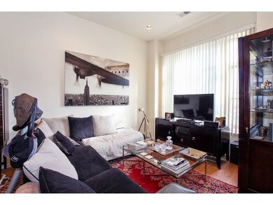 726 S Oakley Blvd, Chicago, IL 60612 - photo 2