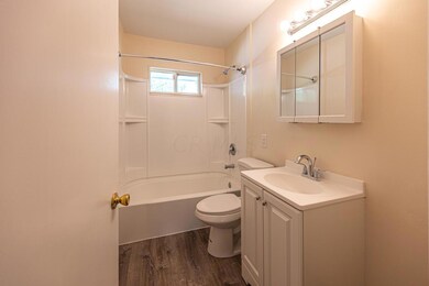 3372 Mary Ave bath