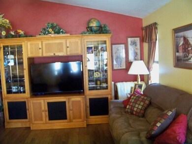 No drab builder colors in this house!! Hardwood fl