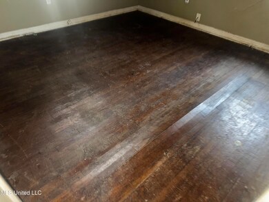 931 Stuart St, Jackson, MS 39204 - photo 6