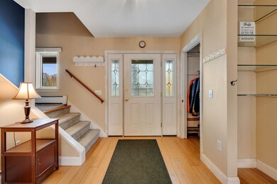 16 Lakewood Pkwy, Burlington, VT 05408 - photo 5