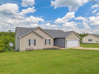 207 Lakeland Dr, Harrodsburg, KY 40330 - photo 4