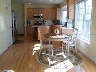 Kitchen - Eat-in kitchen with recessed lighting, l