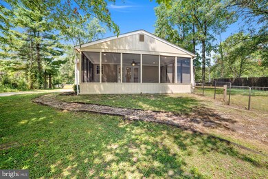 9033 Dumhart Rd, Laurel, MD 20723 - photo 7