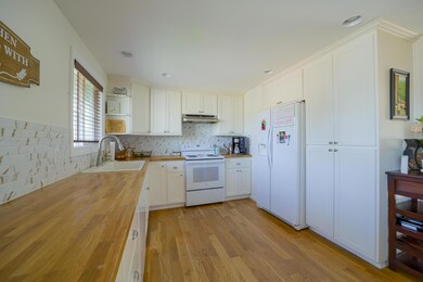 3698 NW Helmholtz Way, Redmond, OR 97756 - photo 7