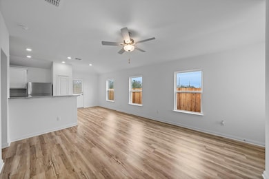 18233 Stellers Sea St, Elgin, TX 78621 - photo 2