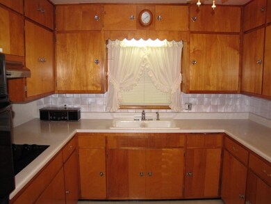 2305 Center Ave, Janesville, WI 53546 - photo 7