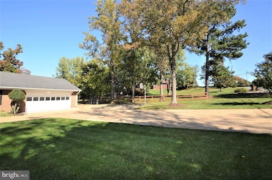 12614 Oxon Rd, Herndon, VA 20171 - photo 3