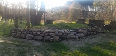 20605 15 mile rock wall entrance