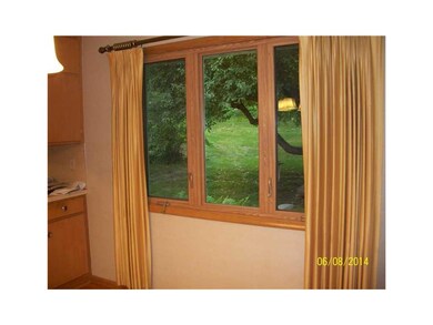 . DINING WINDOWS