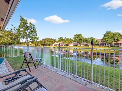 233 W Coral Trace Cir, Delray Beach, FL 33445 - photo 4