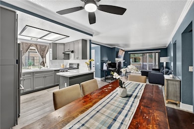 3565 W Stonepine Ln unit B, Anaheim, CA 92804 - photo 4