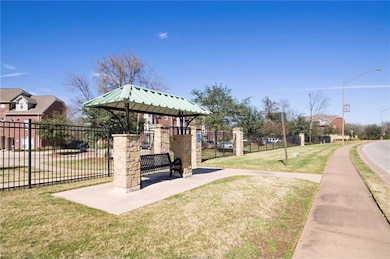 305 Holleman Dr E unit 605, College Station, TX 77840 - photo 2